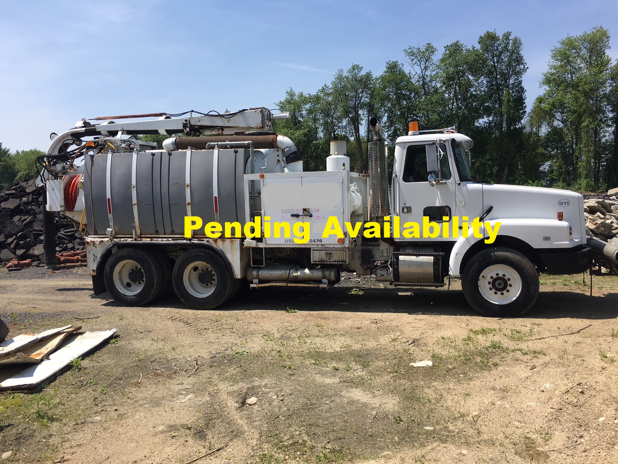 Vacuum Truck 1992 Volvo White. VE12 360 CE engine. 465 hp, only 33'383 miles! Low geared 6 speed transmission, 20'000 front axle, 46'000 rear axle, full lockers, solid double frame chassis, 1000 gallon Aquatech F-10 tank with a Roots 624 blower. The vacuum has 881 hours and the water pump has 1118 metered hours with approximately 250 hours on a rebuilt pump. corded remote. This truck starts right up in the coldest days and runs great. This truck would be a great truck to make into a plow or dump truck if not continued it's use as a vacuum truck. Available for a short time only! Priced @ $17'000 or first best reasonable offer. Item location - Northfield, MA. Call for more information.