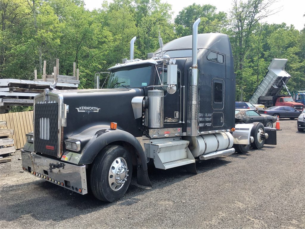 Kenworth Semi Truck Tractor $22'000 - United Exchange USA