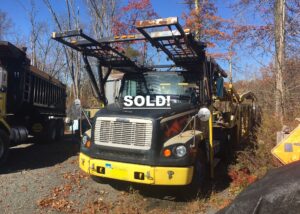 Freightliner FL112 auto transporter. Year 2000 semi tractor and a 2006 auto transport trailer. The truck has the Caterpillar C12 6 cylinder engine with 525046 miles and with a 10 speed transmission and new steer and trailer tires.