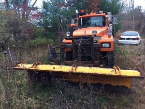 Mack snow plow sander. 1997 Mack snow plow sander. Low miles and hours with 61'079 on odometer and 6827 on hours meter. Commercial equipment set up for Massachusetts specs. Needs nothing. Ready to work.