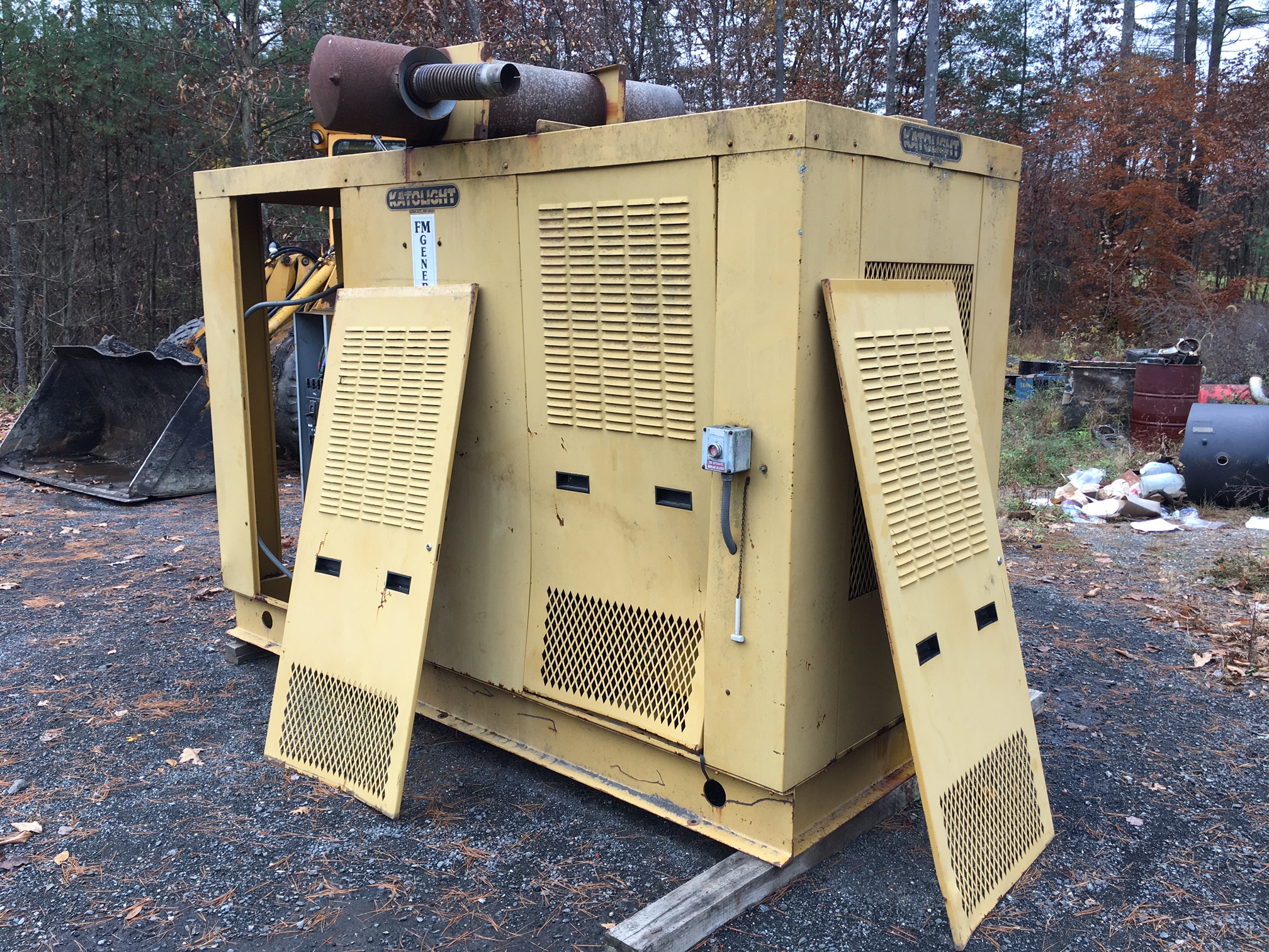 Katolight Genset Generator. Not currently running. Will need some work. The motor is a International DD466 turbo diesel with 210 hp. 125 kw. Will need to be all hooked up, maybe about 15 hours to hook and remount the motor and get it all running.