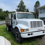 used 1990 International flatbed work truck for sale.