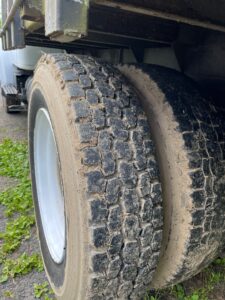 used 1990 International flatbed work truck for sale.