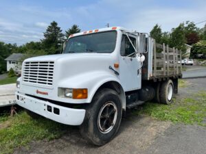 used 1990 International flatbed work truck for sale.