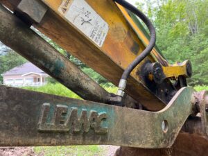 Lemac hydraulic thumb.