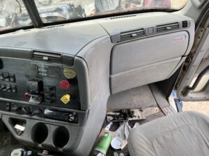 Used 87 Freightliner Columbia Semi Truck.