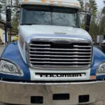 87 Freightliner Columbia Semi Truck.