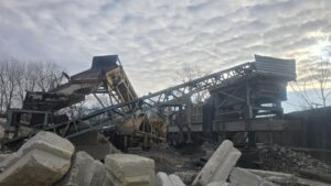 Used quarry equipment for sale. Crusher, screener.Impact crusher, stacking conveyors. portable equipment. All operational and ready to go to work.
