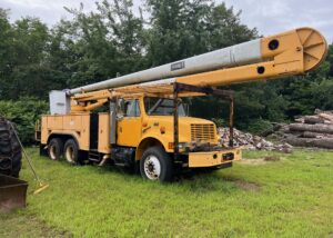 2000 International 4900 Bucket Truck.