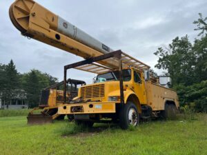 Used 2000 International bucket truck for sale.
