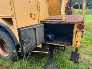 Used 2000 International bucket truck for sale.