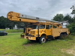 2000 International forestry bucket truck for sale.
