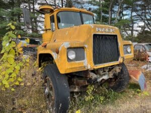 Mack r model truck cab for sale. The truck has a 237 maxidine engine and a 6 speed transmission.