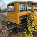 Mack r model truck cab for sale. The truck has a 237 maxidine engine and a 6 speed transmission.