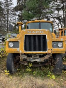 Mack r model truck cab for sale. The truck has a 237 maxidine engine and a 6 speed transmission.
