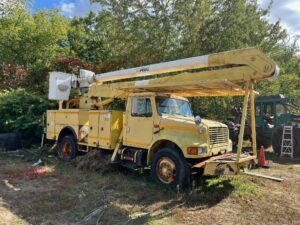 International bucket truck. 167,600 miles. 50-foot boom. Automatic transmission. For sale.