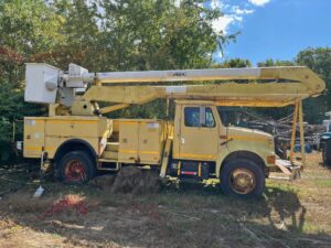 International bucket truck. 167,600 miles. 50 foot boom. Automatic transmission. for sale.