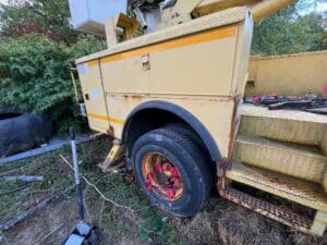 International bucket truck. 167,600 miles. 50 foot boom. Automatic transmission. for sale.