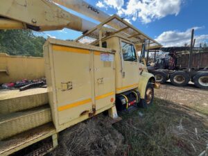 International bucket truck. 167,600 miles. 50 foot boom. Automatic transmission. for sale.