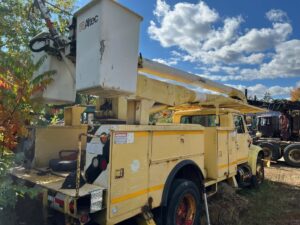 1993 International 4700 bucket truck for sale.